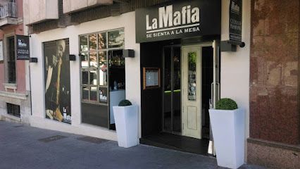 La Mafia se sienta a la mesa